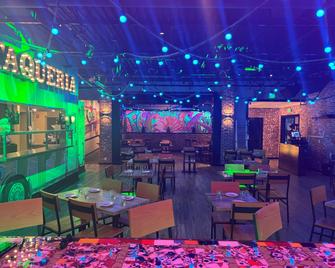 帕瑟伯尼费尔菲尔德假日套房酒店 - IHG 旗下酒店 - 帕西帕尼 - 餐馆