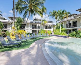 Amazing Rooftop Resort Experience with Hot Tub - 道格拉斯港 - 游泳池