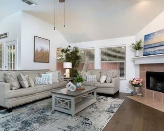 Texas Luxury Home 2 - 好莱坞公园 - 客厅