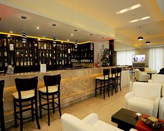 帕利萨酒店 - 科斯镇 - 酒吧