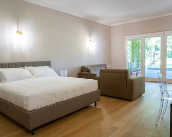 La Tenuta Di Rocca Bruna Country Resort - 蒂沃利 - 睡房