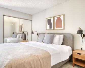 Sleek Glendale 1BR w/ Gym, Pool, Lounge, walkable location, by Blueground - 洛杉矶 - 睡房