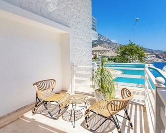 Mini Saray Hotel - 卡尔坎 - 阳台