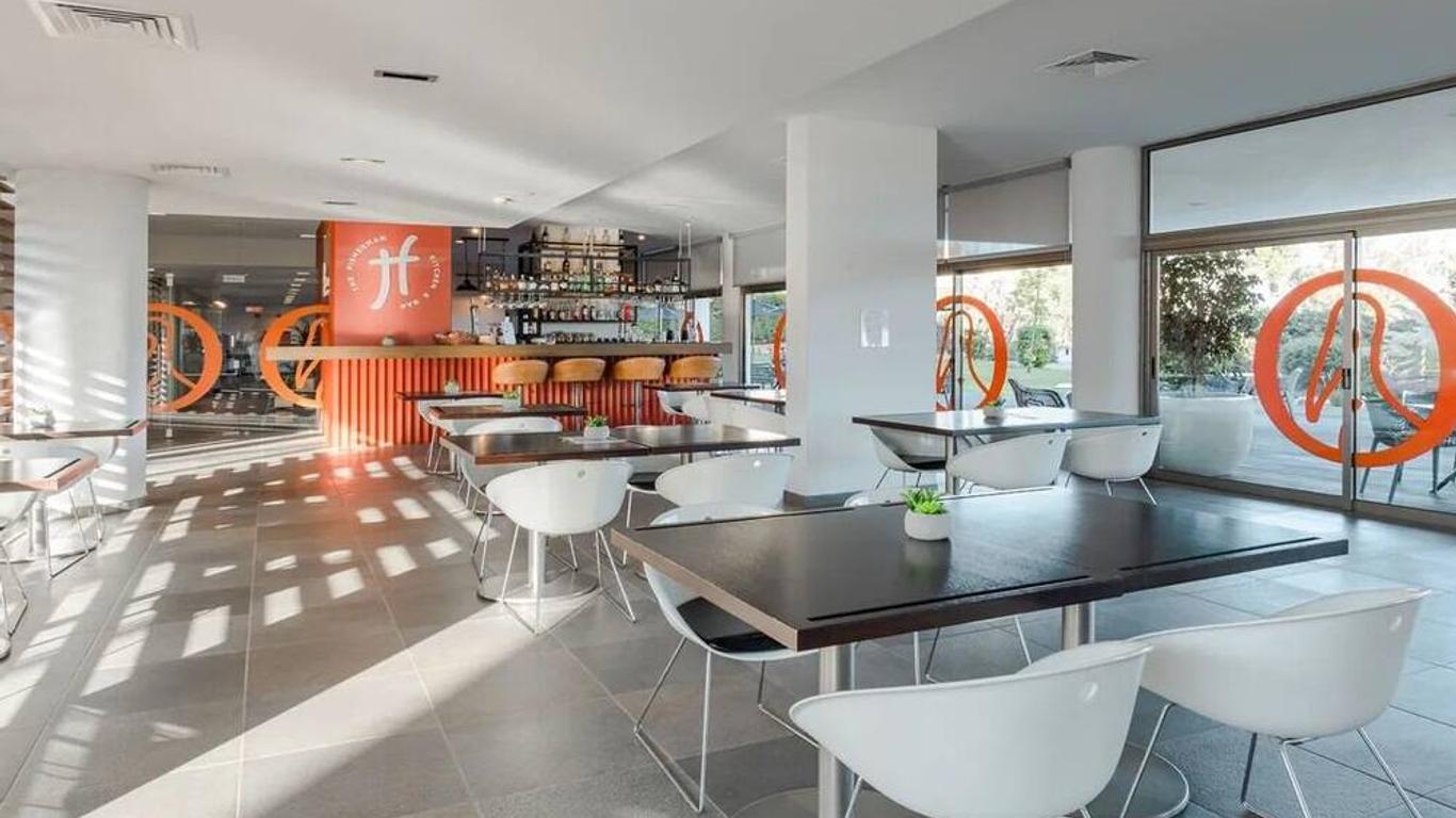 阿尔维鹈鹕酒店