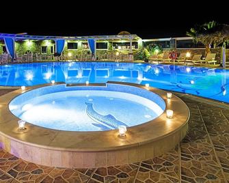 斯泰里达金太阳酒店 - 纳克索斯岛 - 游泳池
