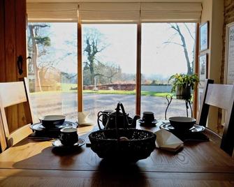 Cherry Tree Barn. Bed And Breakfast - 马奇文洛克 - 餐厅