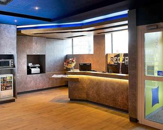 斯特拉斯堡中心火车站宜必思快捷酒店 - 斯特拉斯堡 - 柜台