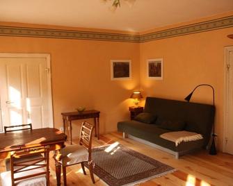 Ferienwohnung Am Roten Schloss - Baruth/Mark - 客厅