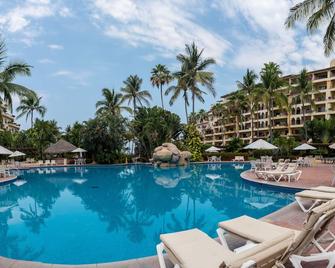 Beautiful Studio with balcony inside resort - 巴亚尔塔港 - 游泳池