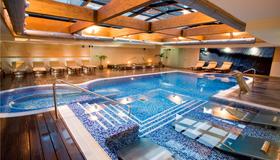 奥林匹克温泉酒店套房别墅 - 巴塞罗那 - 游泳池