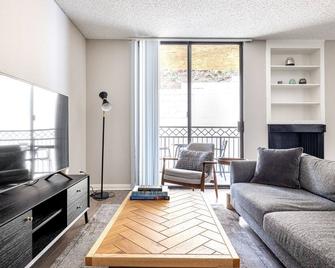 Westwood 1br W Gym Pool Spa Nr Ucla Lax-265 - 洛杉矶 - 客厅