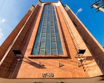 阿因达 1071 号峰提崩酒店 - 波哥大 - 建筑