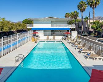 圣巴巴拉6号汽车旅馆 - 圣巴巴拉 - 游泳池