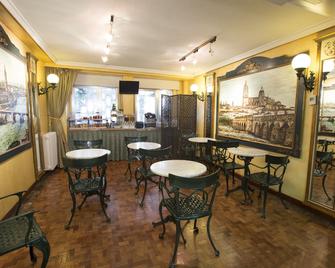 雷耶斯卡托里克斯酒店 - 萨拉曼卡 - 餐馆