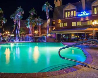 London Bridge Resort 1BR Deluxe Suite with Boat Slip - 哈瓦苏湖城 - 游泳池