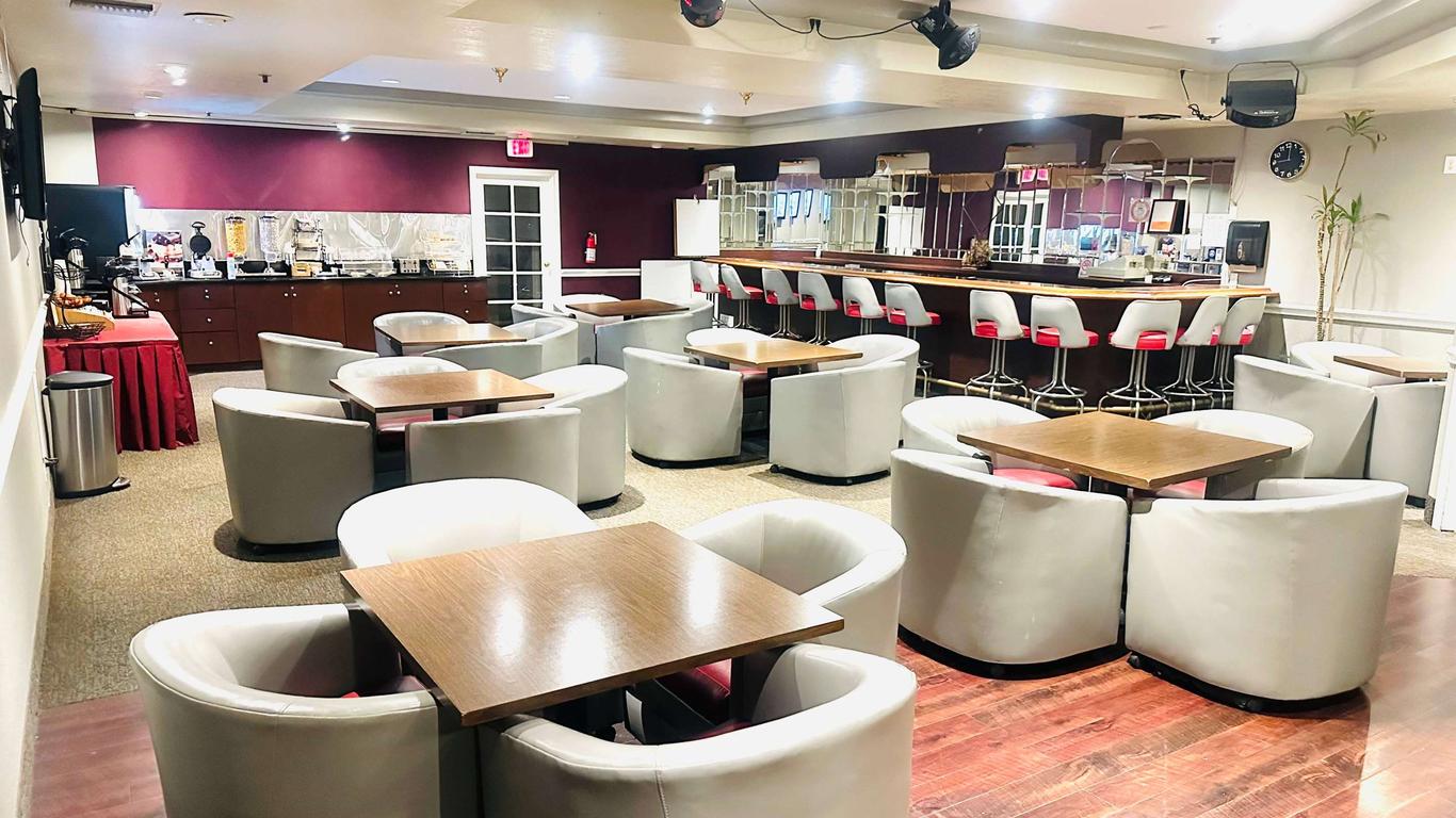 华美达广场加登格罗夫阿纳海姆南酒店