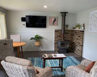 Spring St Accommodation - 奥兰治 - 客厅
