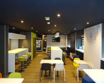 凯恩中心火车站宜必思快捷酒店 - 凯恩 - 酒吧