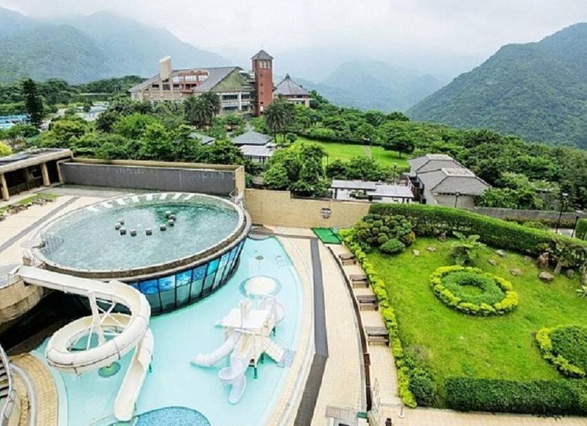 游泳池 照片