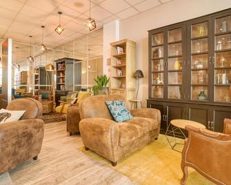 La Maison Hotel Mulhouse Centre - 米卢斯 - 休息厅