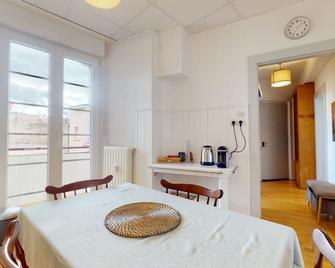 Le Saint Nicolas Bail mobilité - 斯特拉斯堡 - 餐厅