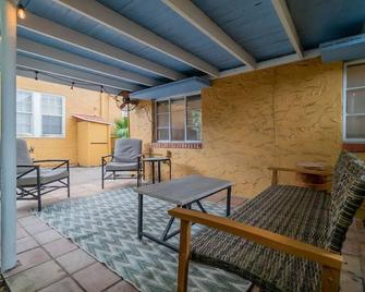 Quiet West Palm Beach Guest Cottage Near the Beach! - 西棕榈滩 - 露台