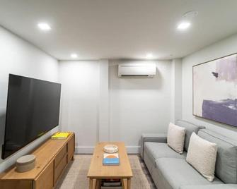Marvelous 3Bedroom apartment in Nolita - 纽约 - 客厅