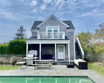 Relaxing guesthouse with pool, stunning views close to beach - 楠塔基特