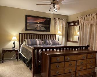 Your home away from home with personal touch - 科罗拉多斯普林斯 - 睡房