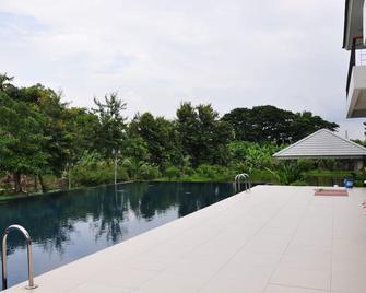 Private Room in Ramkamhaeng 118, includes airport transport & personal training - 曼谷 - 游泳池