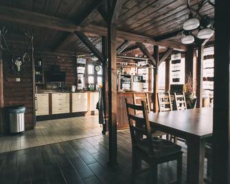 加桑广场 - 马祖里小屋酒店 - 皮什 - 餐厅