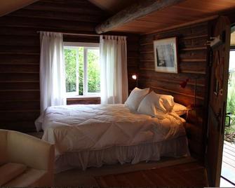 100 Year-Old Log Cabin Lovingly Restored - With New Bathroom And Kitchenette - 甘奇斯 - 睡房
