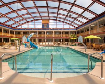 拉克羅斯河濱阿美瑞辛飯店及會議中心 - 拉克罗斯 - 游泳池