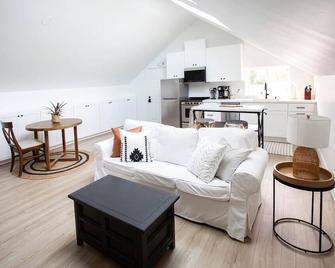 Luxurious, Beautiful, Modern, Spacious, King Bed - 圣地亚哥 - 客厅
