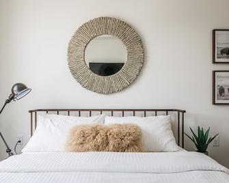 1br Stylish Luxe Apt. 360 Rooftop View Near Usc - 洛杉矶 - 睡房