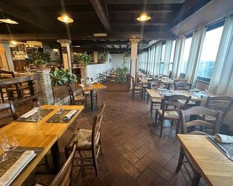 泰努塔戴尔银色度假酒店 - 奇维塔韦基亚 - 餐馆