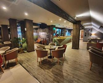 凯雷德酒店 - 波亚纳布拉索夫 - 餐馆