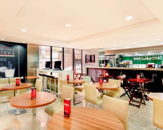 库里提巴购物宜必思酒店 - 库里提巴 - 餐馆