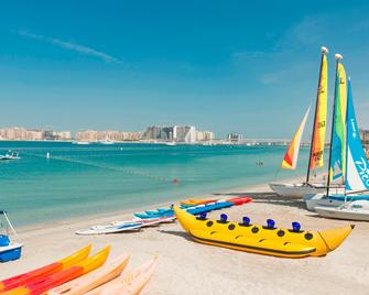 迈纳赛亚海滩艾美度假酒店 - 迪拜 - 海滩