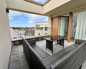 Penthouse Rhein-Main - 奥芬巴赫 - 阳台