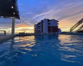 巴亚尔塔港阿马卡酒店 - 仅供成人入住 - 巴亚尔塔港 - 游泳池