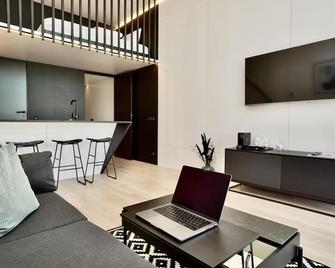 迈尔公园小屋 - Laterns - 客厅