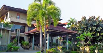 巴厘岛棕榈海滩国际度假酒店 - 库塔