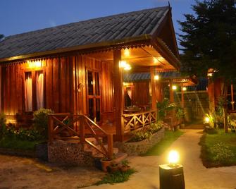 班奥排酒店 - 拜县 - 露台