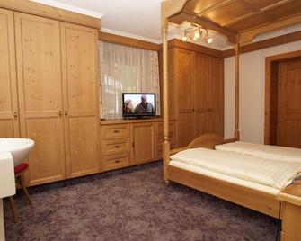Hotel Gasthof Stoanerhof - 迈尔霍芬 - 睡房