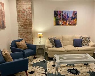 Luxurious Condo steps to French Quarter, Frenchmen - 新奥尔良 - 客厅