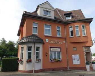 Gasthof & Restaurant 'Am Kreuz' - 埃森 - 建筑