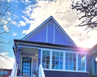 Prime Spot :Entire House, Lrg Yard, By Kits Beach - 温哥华 - 建筑