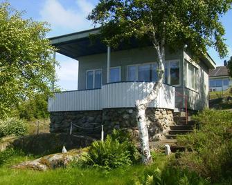A summer cottage on the west coast of Gothenburg archipelago with private beach - 托斯兰达 - 建筑
