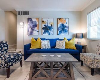 Beautiful Apartment @ The Botanical Gardens #10 - 圣安东尼奥 - 客厅